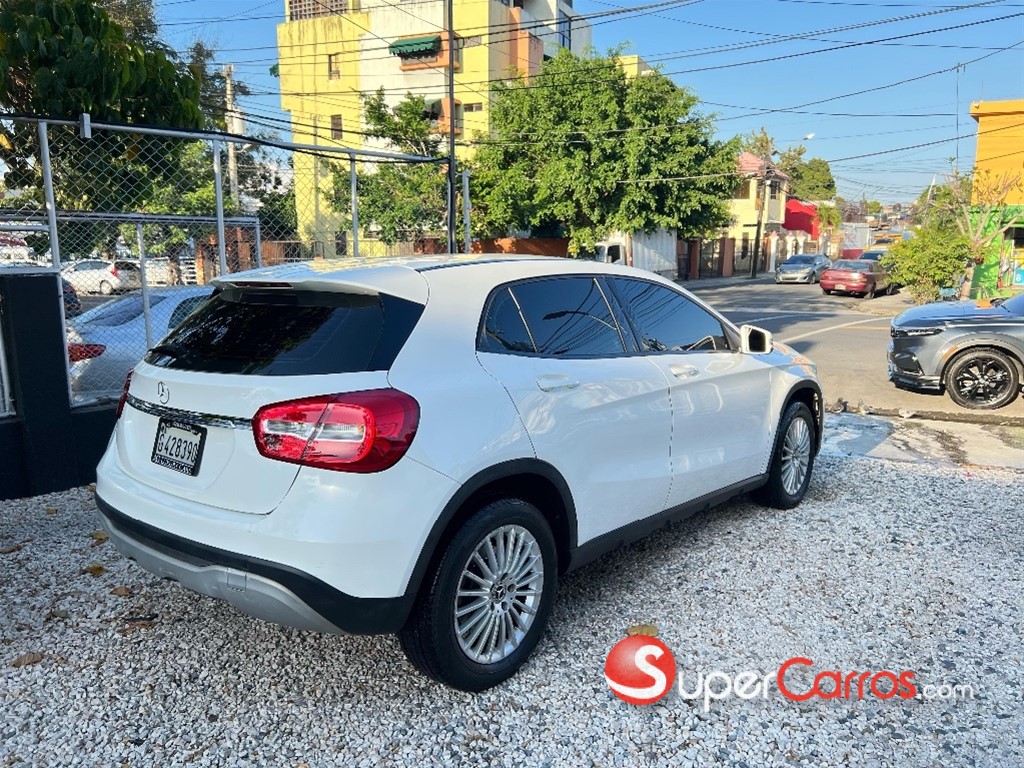 2018 Mercedes-Benz Clase GLA 180 — foto 4 / 8