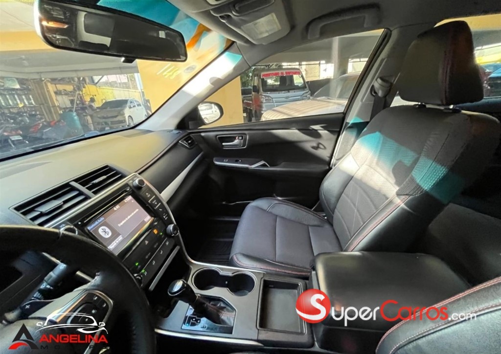 2017 Toyota Camry — foto 6 / 10