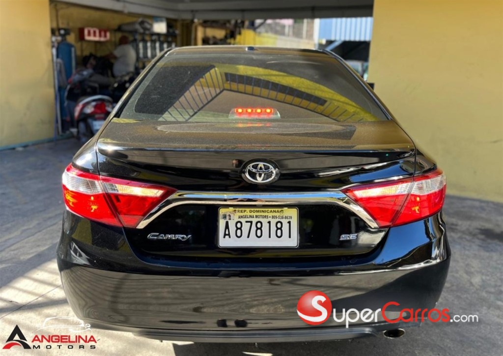 2017 Toyota Camry — foto 8 / 10