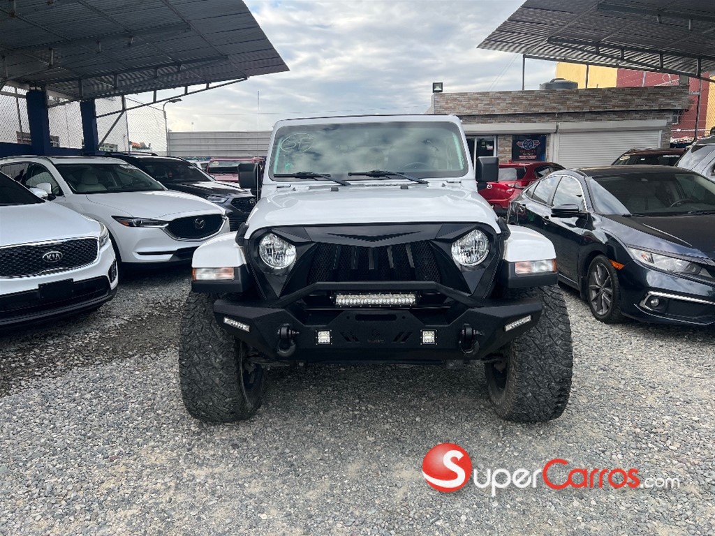 2020 Jeep Wrangler Sahara — foto 3 / 10