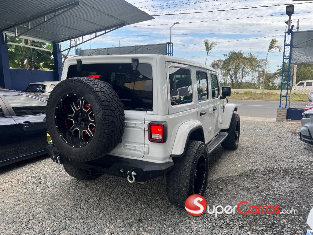 2020 Jeep Wrangler Sahara — foto 6 / 10