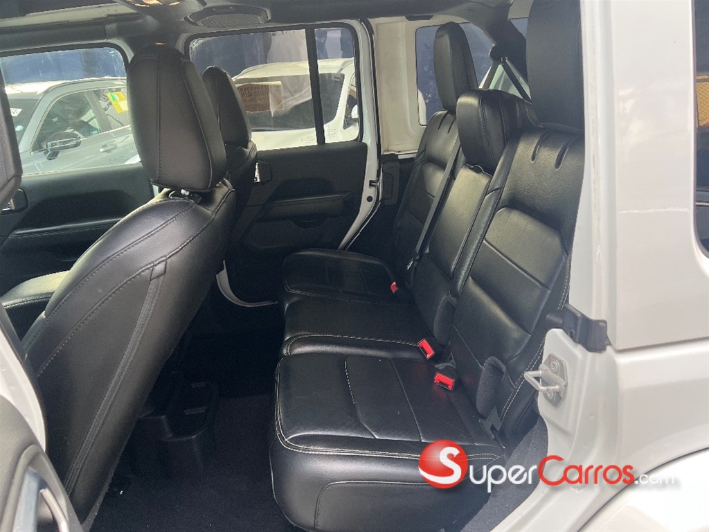 2020 Jeep Wrangler Sahara — foto 7 / 10
