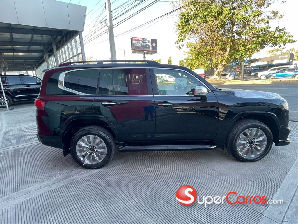 2025 Toyota Land Cruiser 300 VX-R — foto 8 / 10