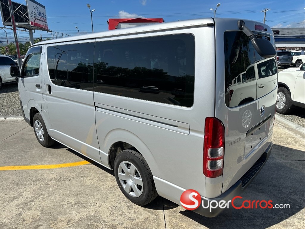 2019 Toyota Hiace — foto 3 / 8