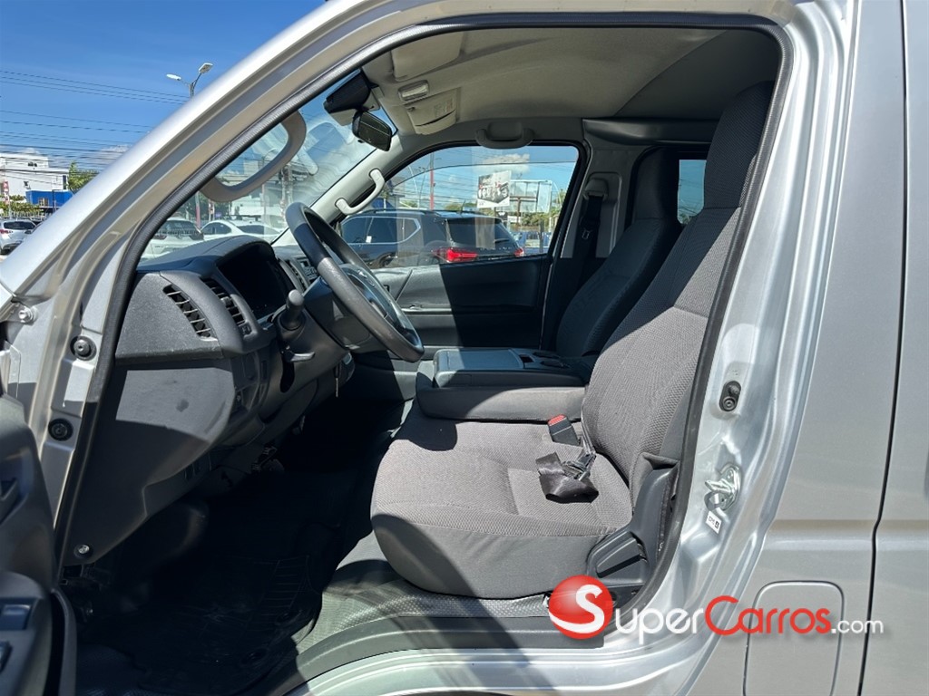 2019 Toyota Hiace — foto 5 / 8