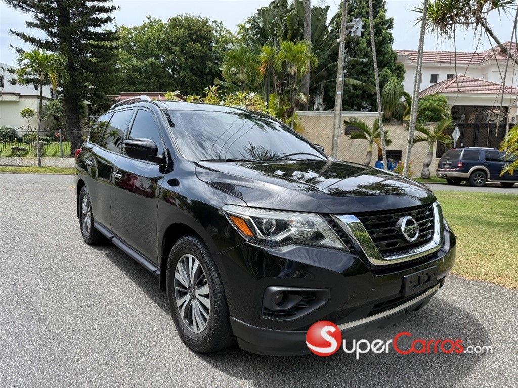 2019 Nissan Pathfinder — foto 2 / 11