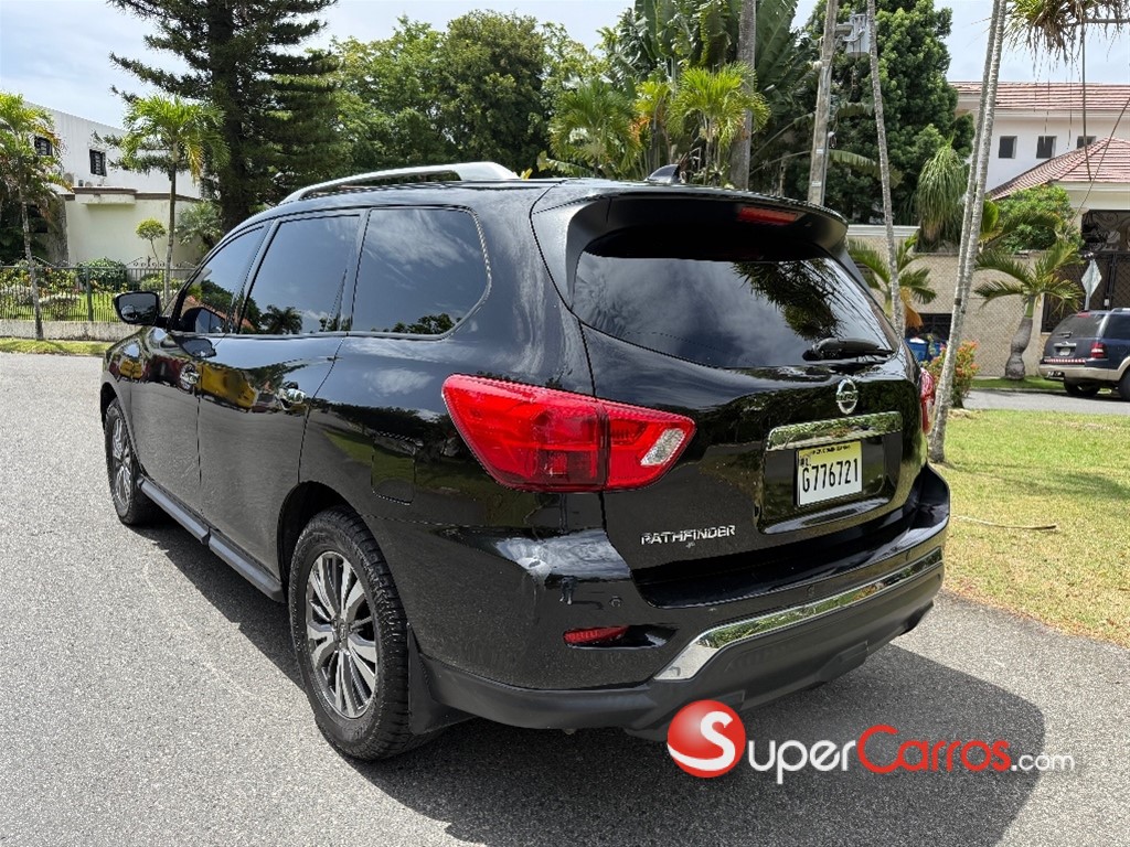 2019 Nissan Pathfinder — foto 6 / 11