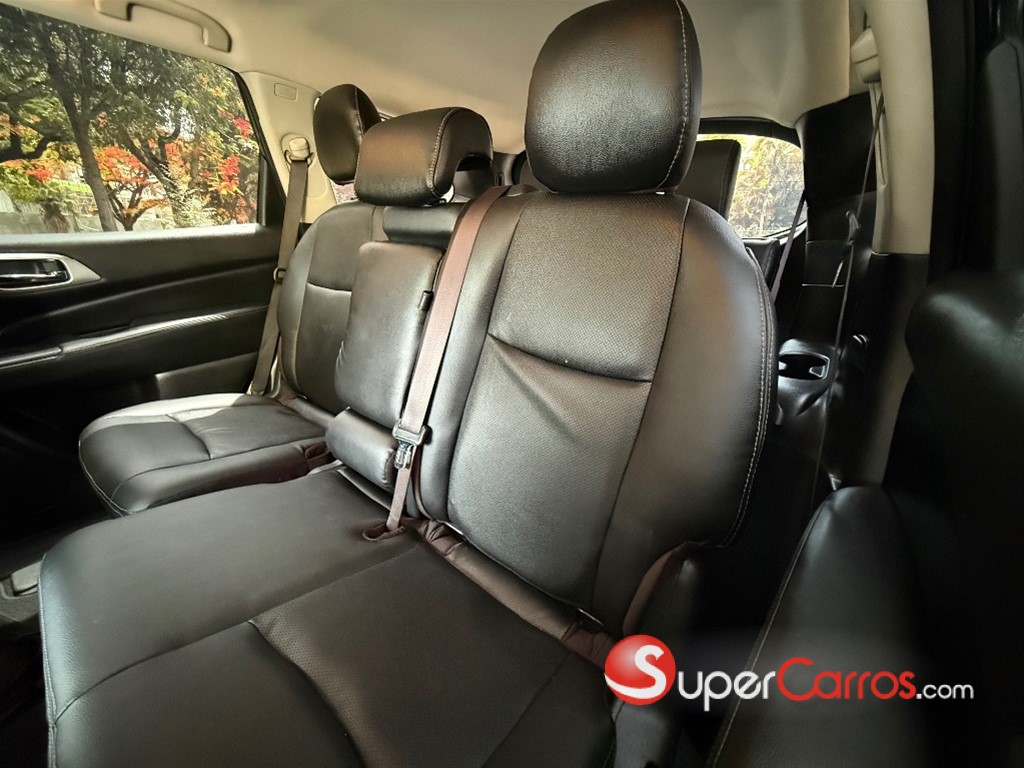 2019 Nissan Pathfinder — foto 10 / 11