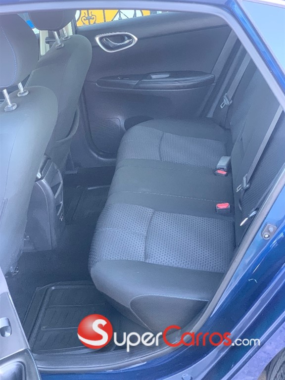 2019 Nissan Sentra SR — foto 7 / 8