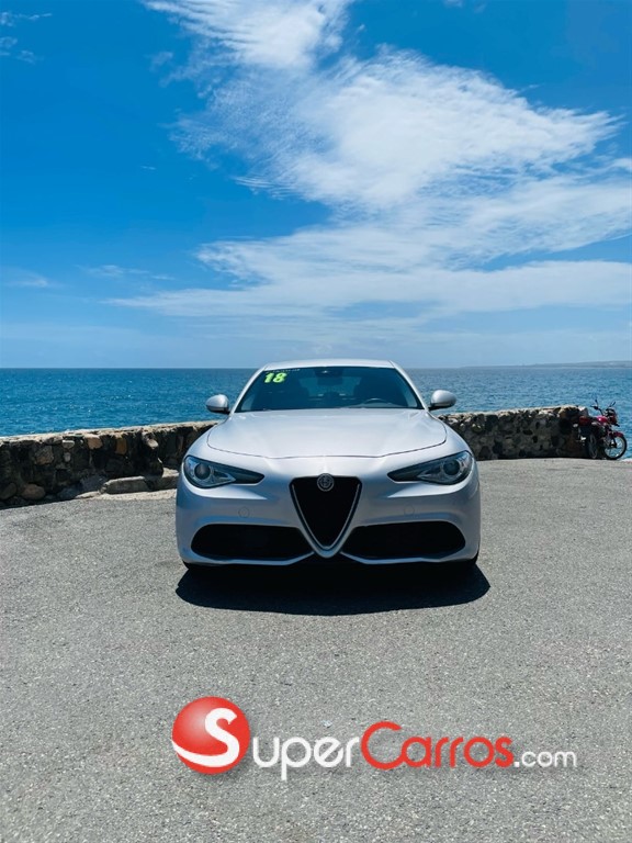 2018 Alfa Romeo Giulia — foto 2 / 9