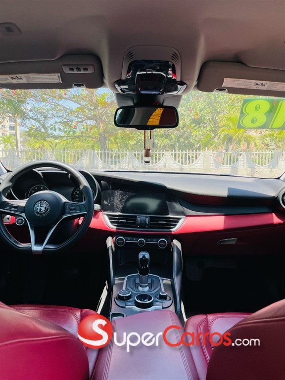 2018 Alfa Romeo Giulia — foto 7 / 9