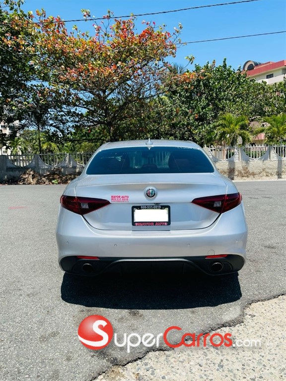 2018 Alfa Romeo Giulia — foto 9 / 9
