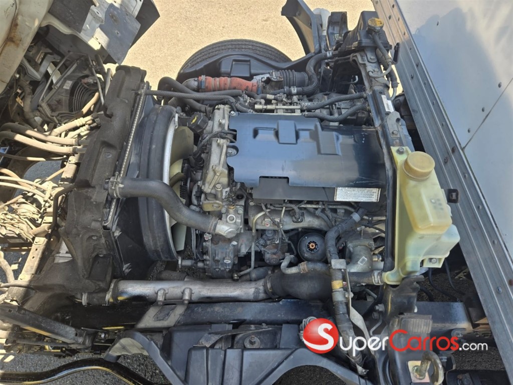 2015 Mitsubishi Motors Fuso — foto 4 / 10
