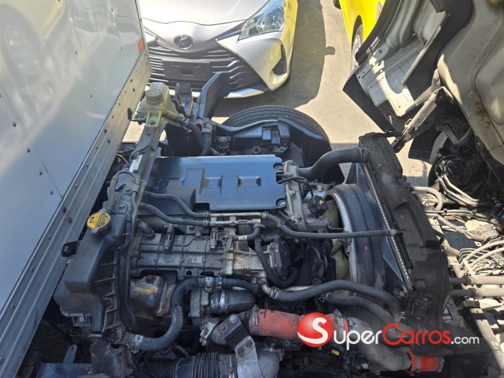2015 Mitsubishi Motors Fuso — foto 6 / 10