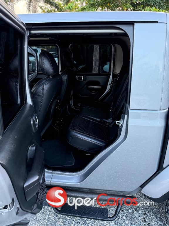 2020 Jeep Gladiator Sport — foto 8 / 10