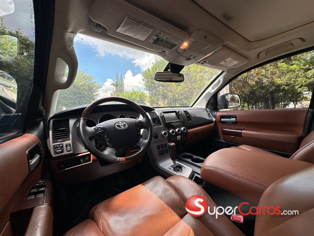 2012 Toyota Sequoia — foto 4 / 8