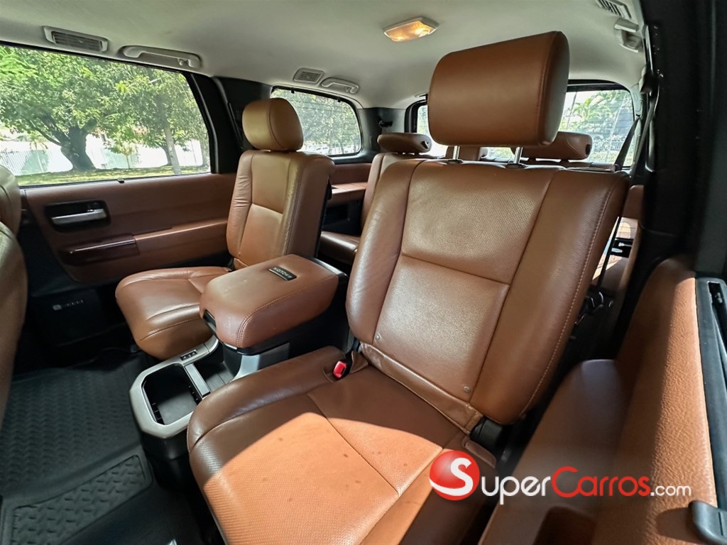 2012 Toyota Sequoia — foto 6 / 8