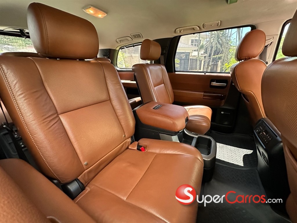 2012 Toyota Sequoia — foto 7 / 8