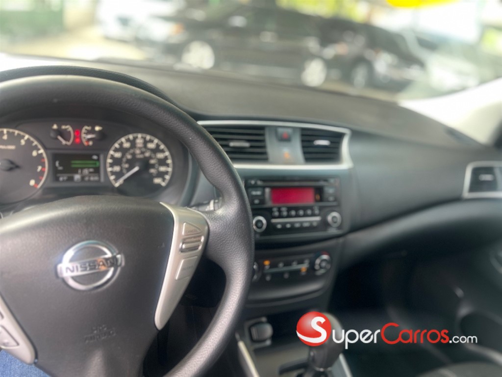 2016 Nissan Sentra — foto 4 / 5