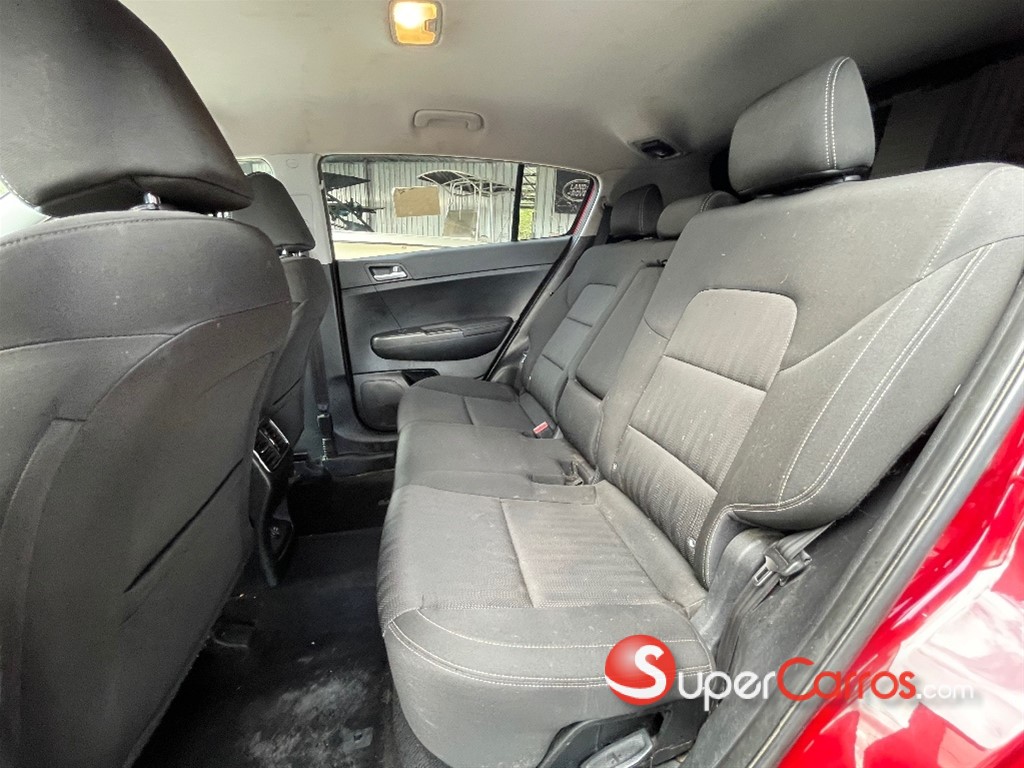 2020 Kia Sportage EX — foto 6 / 8