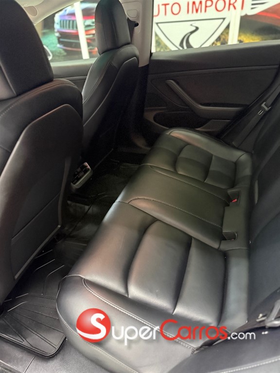 2020 Tesla Model 3 Standard Range Plus — foto 7 / 8