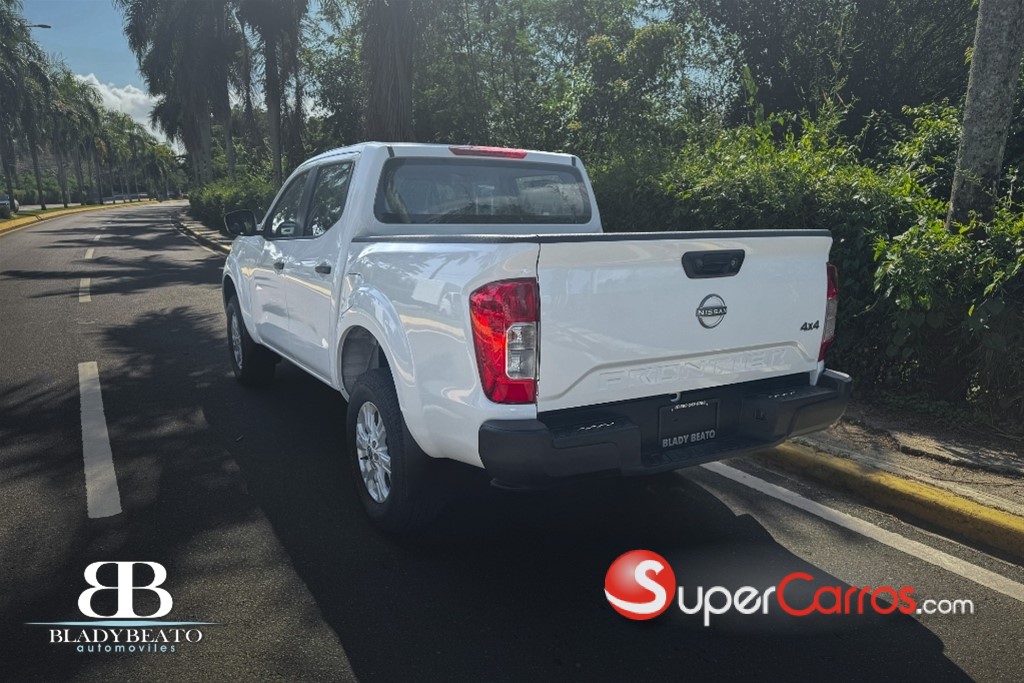 2026 Nissan Frontier XE — foto 4 / 12