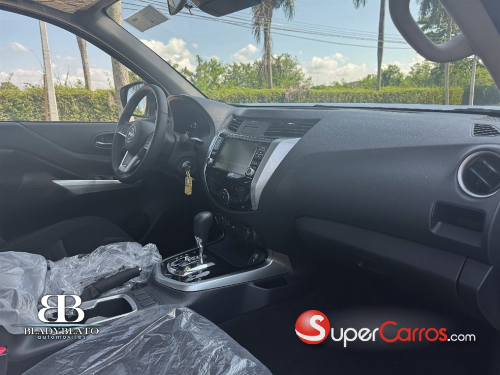 2026 Nissan Frontier XE — foto 8 / 12