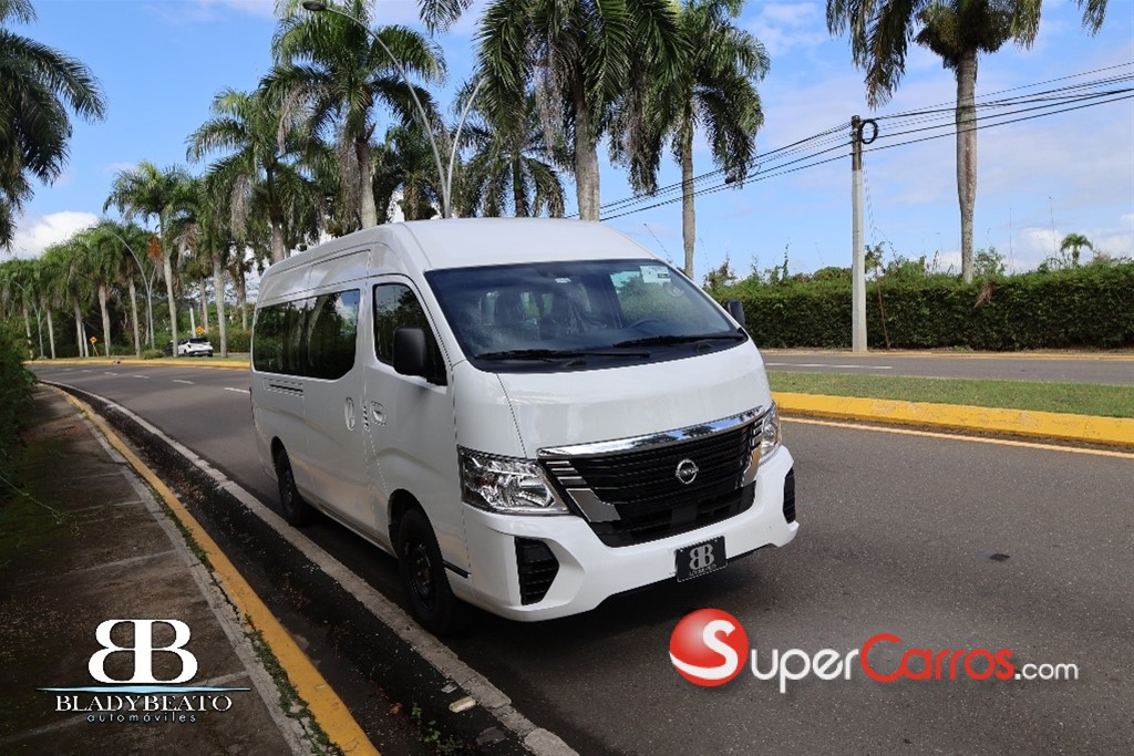 2027 Nissan Urvan — foto 3 / 10