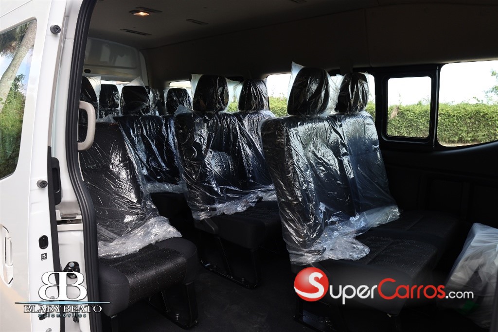2027 Nissan Urvan — foto 4 / 10