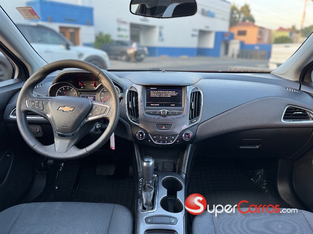 2019 Chevrolet Cruze LT — foto 8 / 12