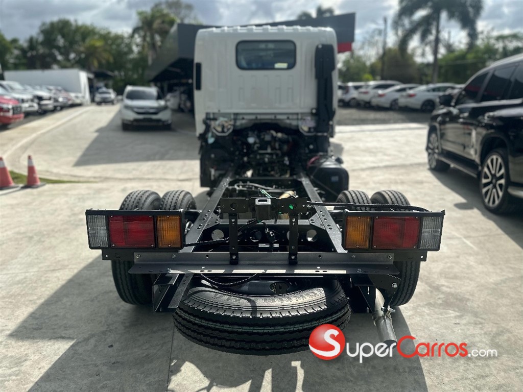 2026 Isuzu QMR 12 Pies — foto 5 / 10