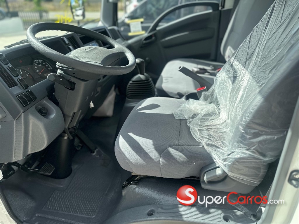 2026 Isuzu QMR 12 Pies — foto 7 / 10
