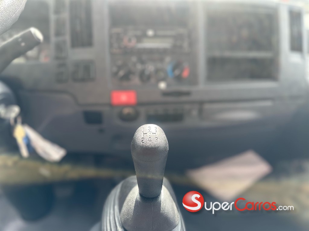 2026 Isuzu QMR 12 Pies — foto 10 / 10