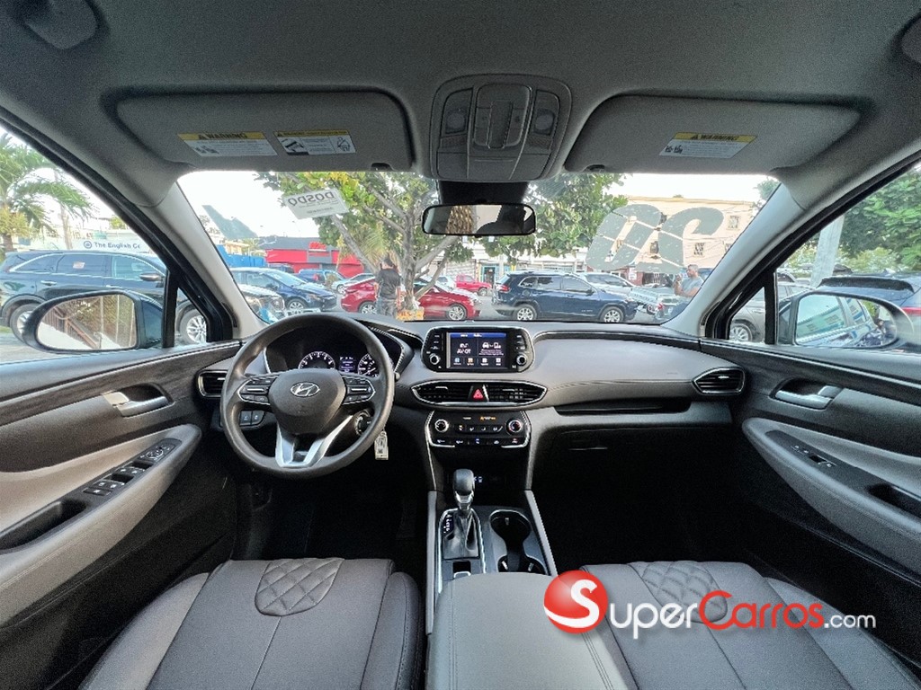 2020 Hyundai Santa Fe SE — foto 8 / 12