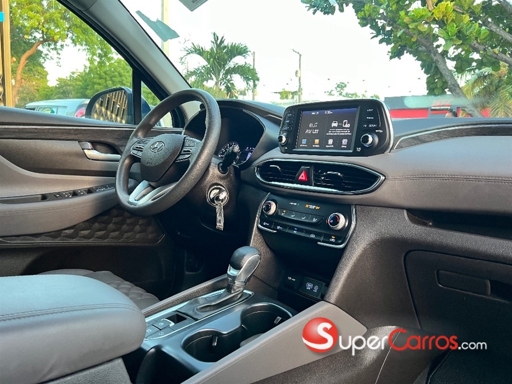 2020 Hyundai Santa Fe SE — foto 9 / 12
