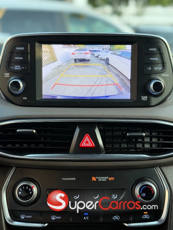 2020 Hyundai Santa Fe SE — foto 10 / 12
