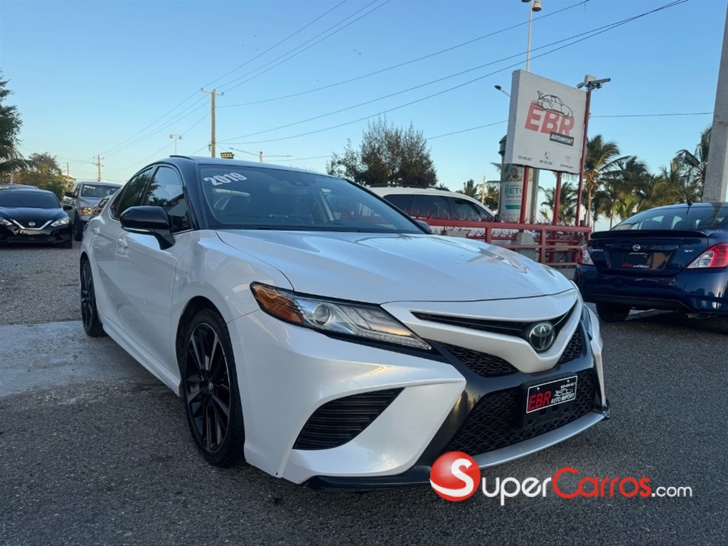 2019 Toyota Camry XSE — foto 2 / 9