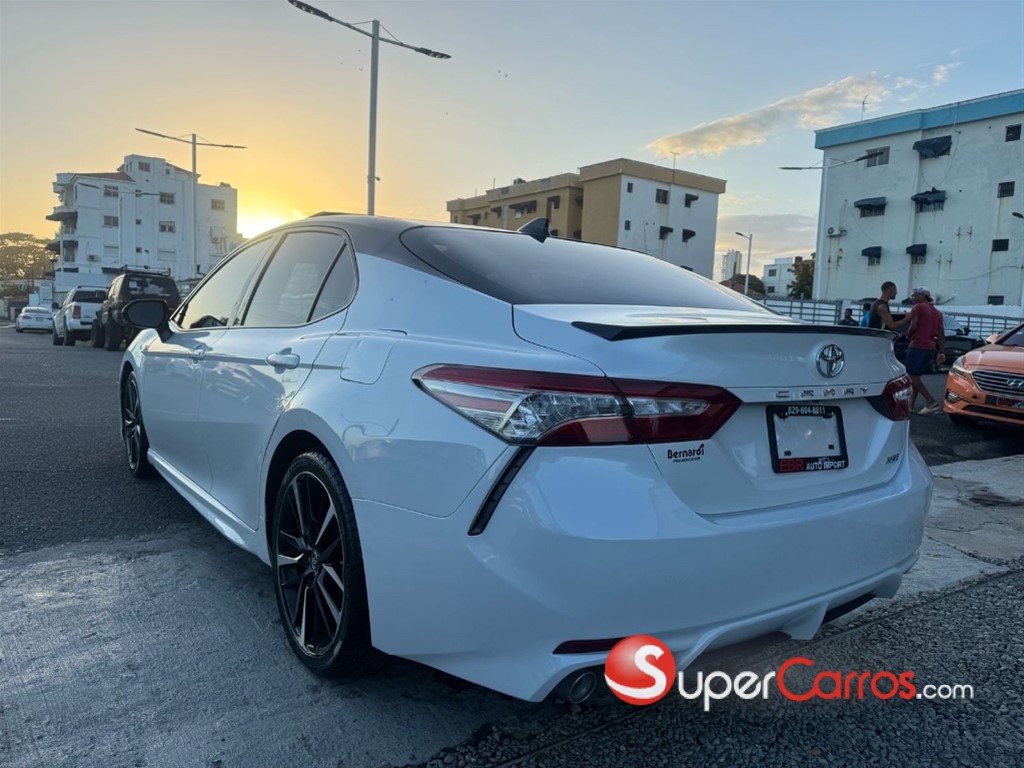 2019 Toyota Camry XSE — foto 3 / 9