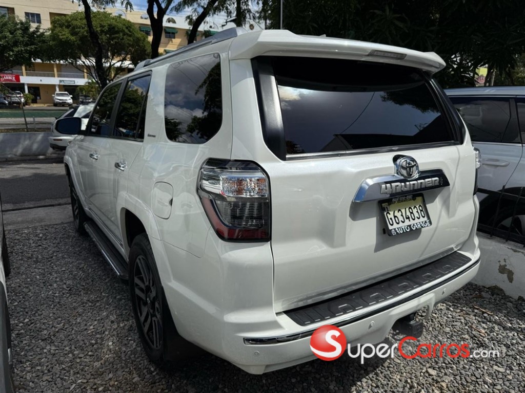 2020 Toyota 4 Runner Limited — foto 8 / 10