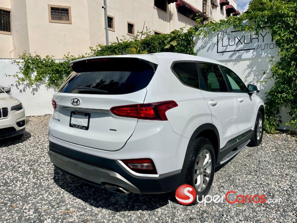 2020 Hyundai Santa Fe SE — foto 6 / 10