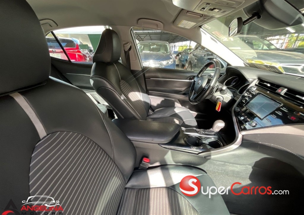 2019 Toyota Camry SE — foto 8 / 11
