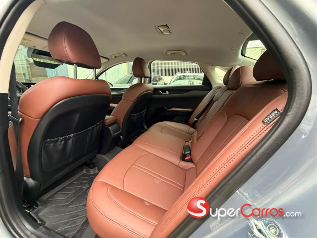2021 Kia K-5 Luxury — foto 3 / 9