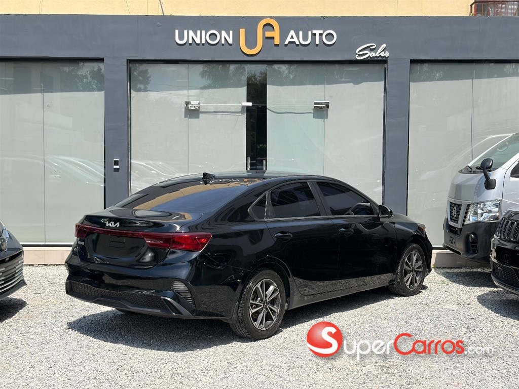 2022 Kia Forte LXS — foto 2 / 10