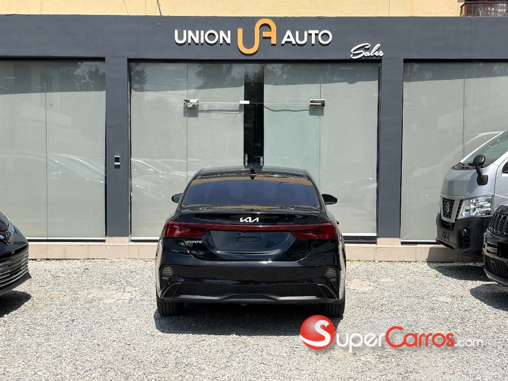 2022 Kia Forte LXS — foto 3 / 10
