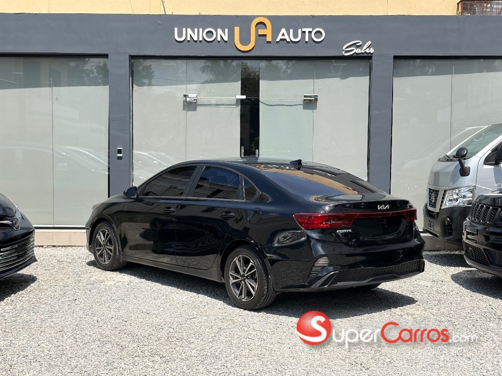 2022 Kia Forte LXS — foto 4 / 10