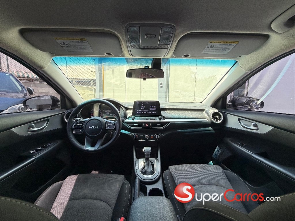 2022 Kia Forte LXS — foto 9 / 10