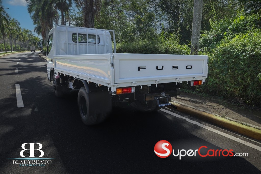 2026 Mitsubishi Motors Canter Cama 12 Pies — foto 9 / 10