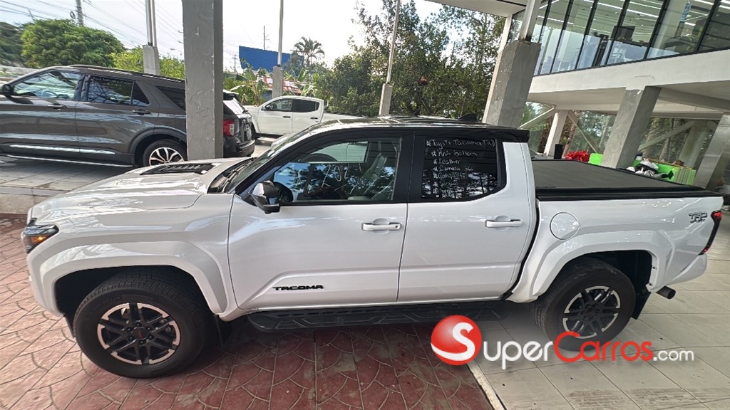 2024 Toyota Tacoma TRD SPORT — foto 8 / 11