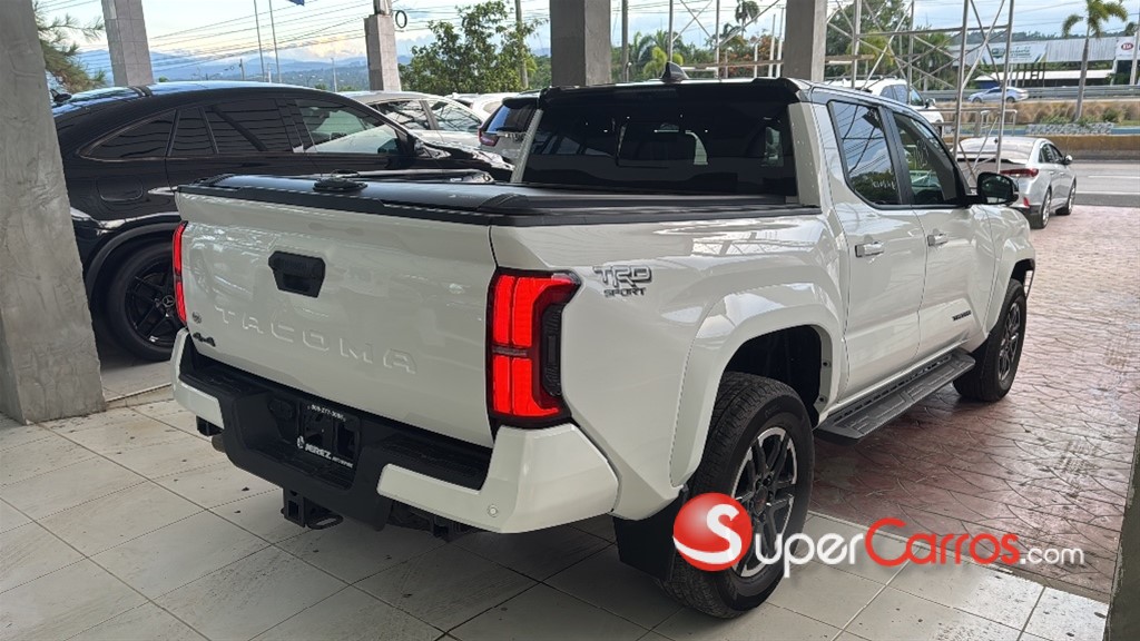 2024 Toyota Tacoma TRD SPORT — foto 9 / 11