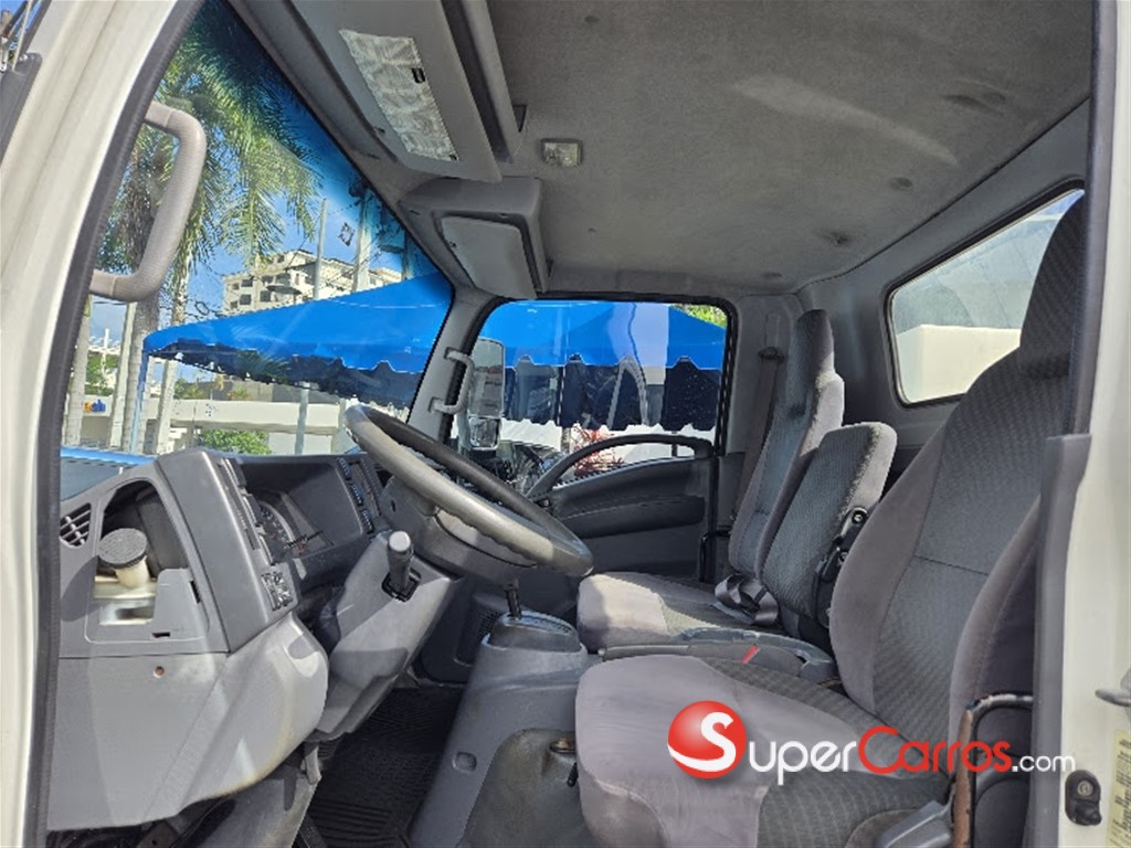 2013 Isuzu NPR 16 pies — foto 4 / 11